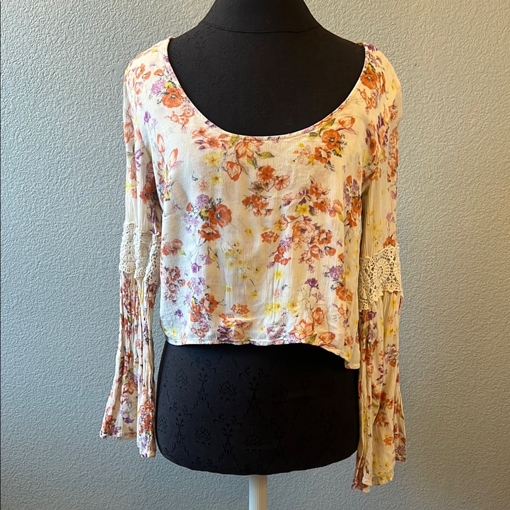 Forever 21 Floral Print Blouse with Crochet Details Size Large
